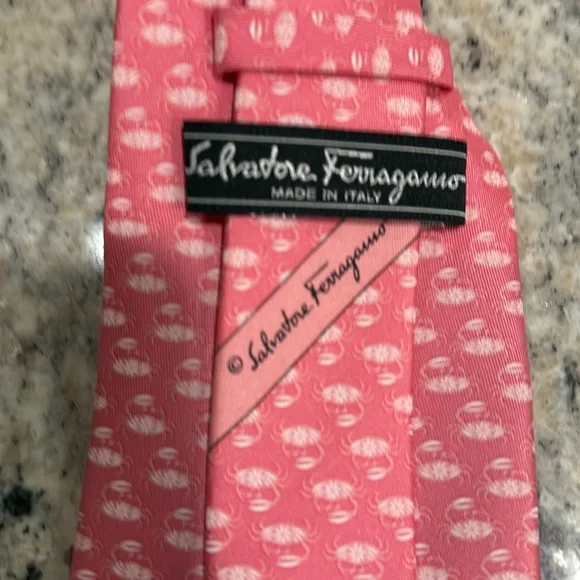 Ferragamo Crab tie  🦀  NWOT - Picture 4 of 5